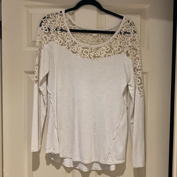 Ladies top - Picture 1 of 4